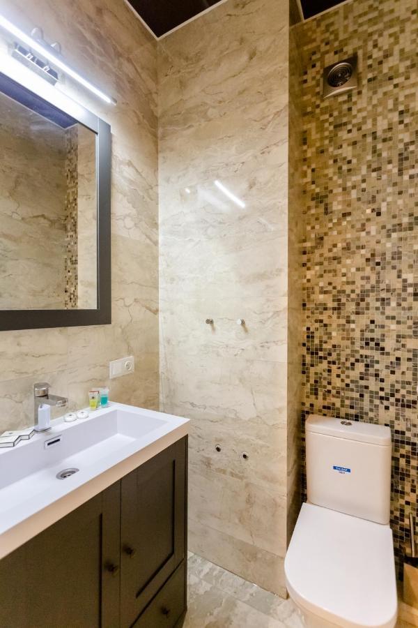 3Bd-2Bth Apartment In Tbilisi City Center Exterior foto
