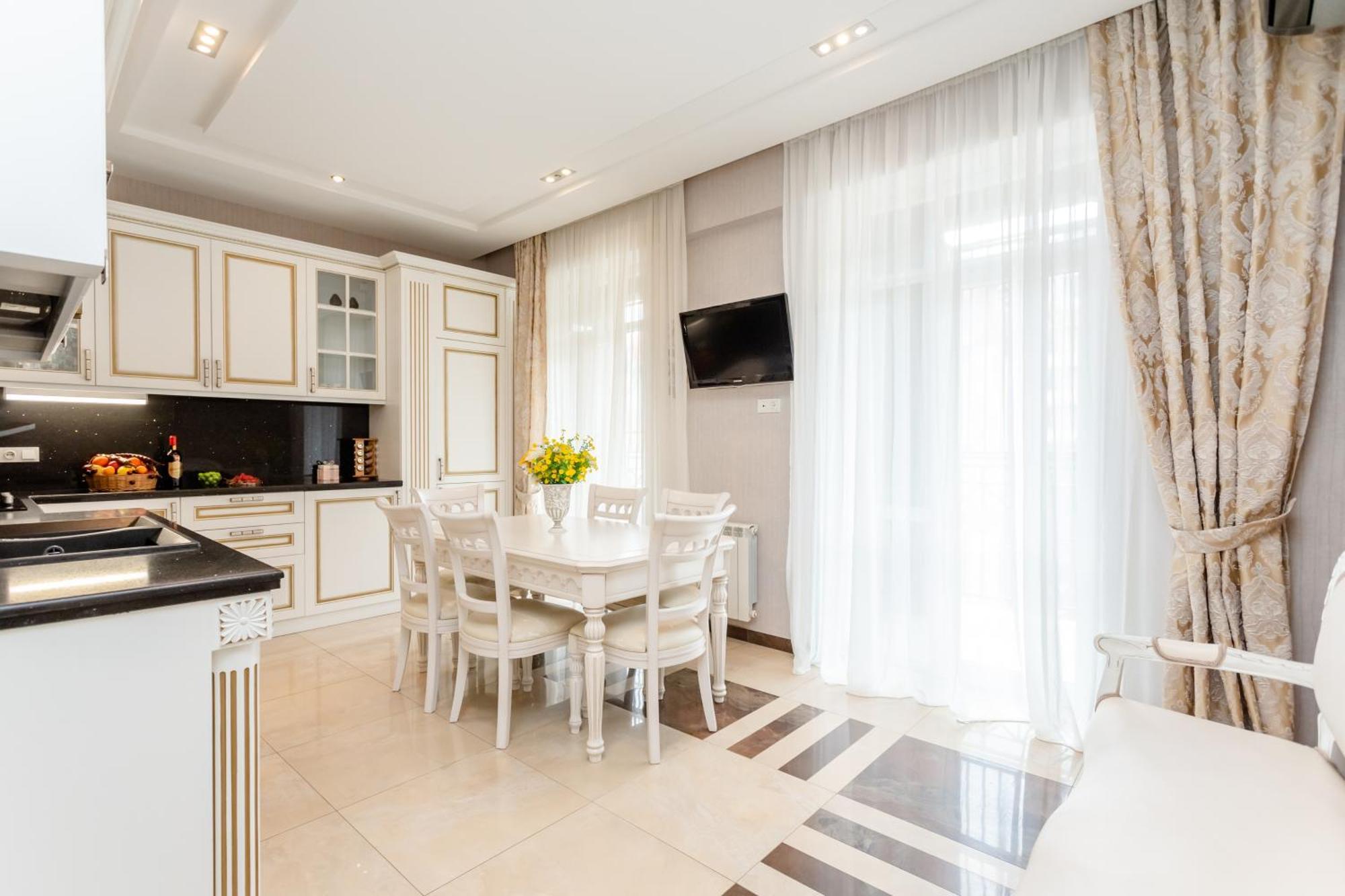 3Bd-2Bth Apartment In Tbilisi City Center Exterior foto